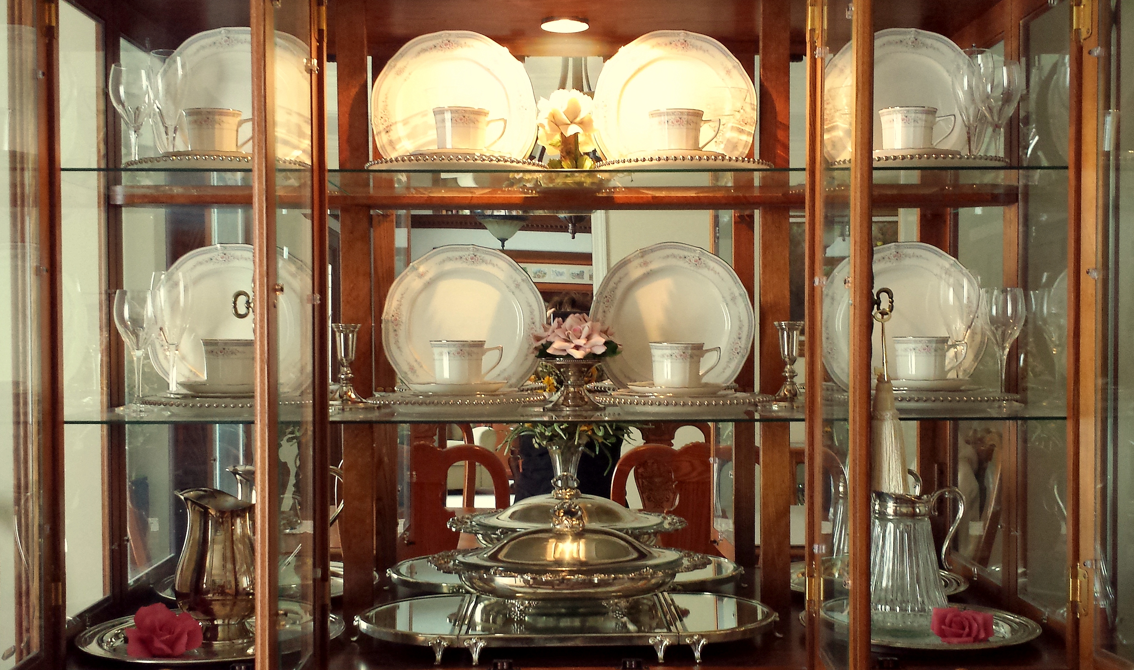 How To Display Items In A China Cabinet Learn How To